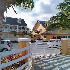 Mcgregor House - By The Bay Apartment Nassau